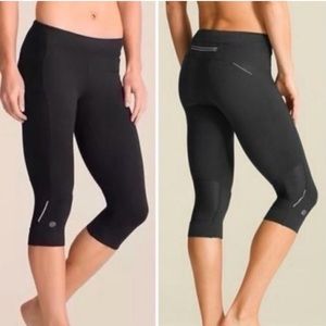 ATHLETA Be Free Knicker Black Capri Leggings size S
